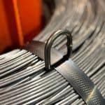 Ligne de pressage et de cerclage automatique Sorsa pour bobines de fil avec intégration de robot ABB et tête de soudage TIG.